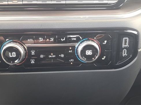 Used 2025 GMC Sierra 1500 SLT image 31