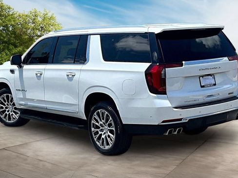 Used 2025 GMC Yukon XL Denali AWD/4WD image 11
