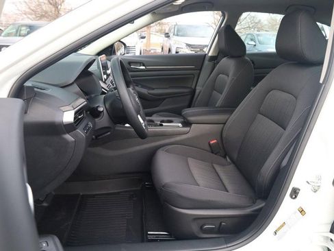 New 2025 Nissan Altima 2.5 SV image 8