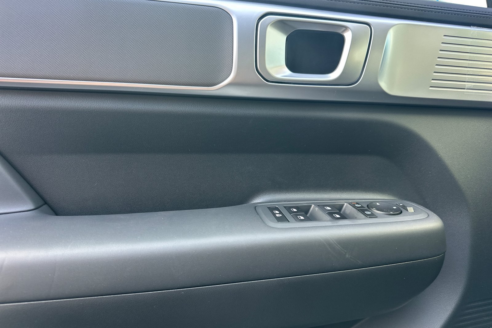Used 2026 Hyundai Santa Fe SE FWD image 14