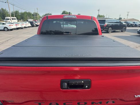 Used 2023 Toyota Tacoma TRD Sport AWD/4WD image 9