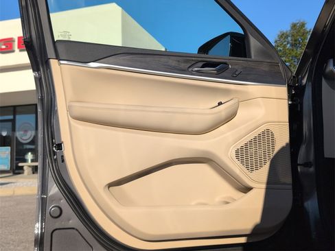 New 2025 Jeep Grand Cherokee Limited image 11