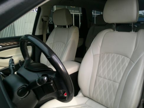 Used 2023 Buick Enclave Avenir w/ Avenir Technology Package image 11