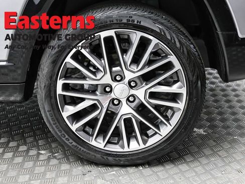 Used 2022 Jeep Compass Limited w/ Elite Group image 8