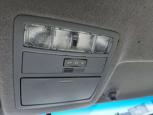 Used 2012 Toyota Highlander 4WD w/ Tech Pkg image 17