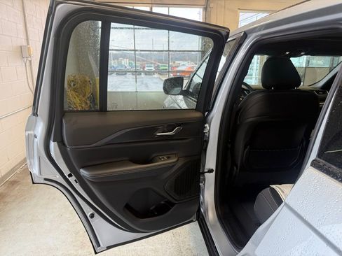 New 2026 Jeep Grand Cherokee Laredo X AWD/4WD image 33