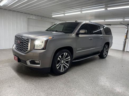 Used 2019 GMC Yukon XL Denali w/ Open Road Package AWD/4WD image 3