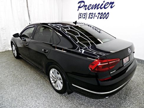 Used 2019 Volkswagen Passat 2.0T Wolfsburg image 4