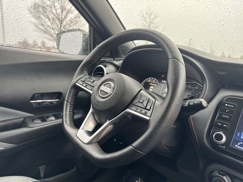 Used 2023 Nissan Kicks SR w/ SR Premium Package FWD image 21