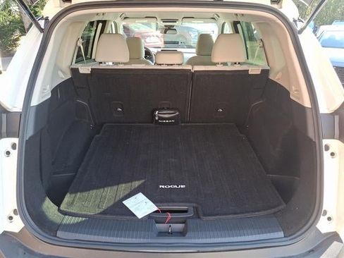 Certified 2023 Nissan Rogue SV image 29