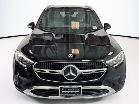 Certified 2025 Mercedes-Benz GLC 300 image 2