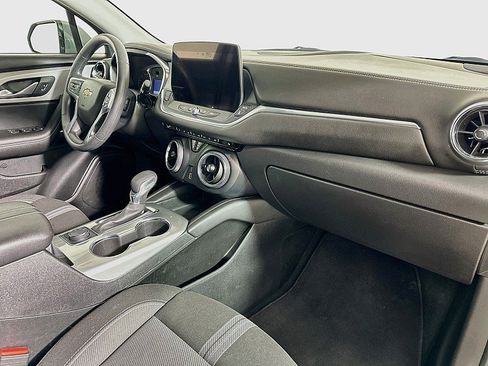 Used 2025 Chevrolet Blazer LT FWD image 28