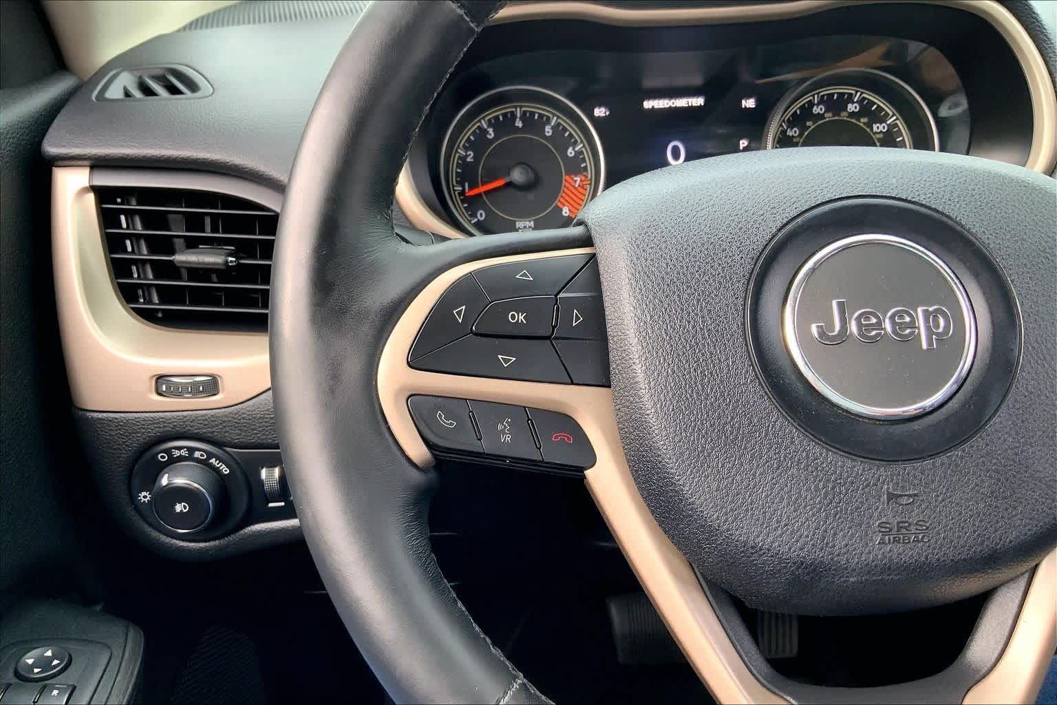 Used 2015 Jeep Cherokee Limited AWD/4WD image 24