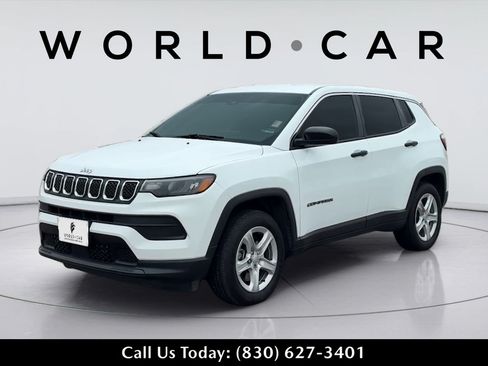 Used 2023 Jeep Compass Sport AWD/4WD image 3