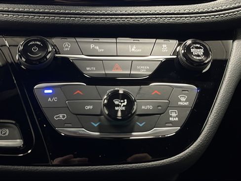 New 2026 Chrysler Pacifica Select AWD/4WD image 22