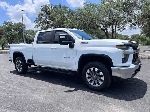 Used 2022 Chevrolet Silverado 2500 LT w/ Convenience Package AWD/4WD image 9