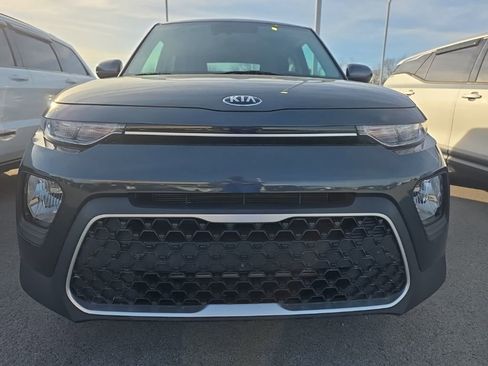 Used 2021 Kia Soul S image 2