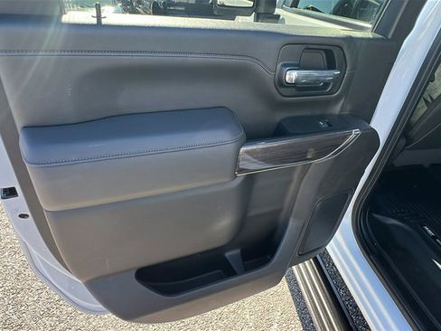 Certified 2022 Chevrolet Silverado 2500 LTZ w/ LTZ Plus Package image 21