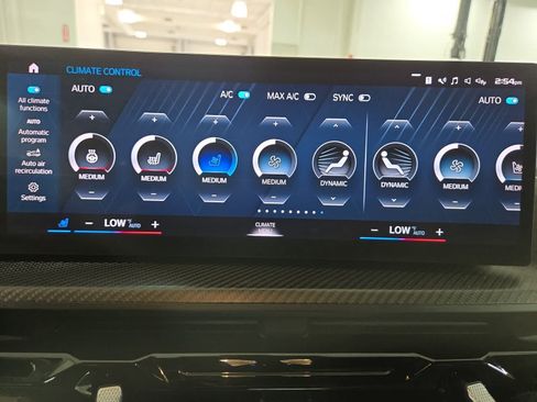 Used 2023 BMW XM AWD/4WD image 23