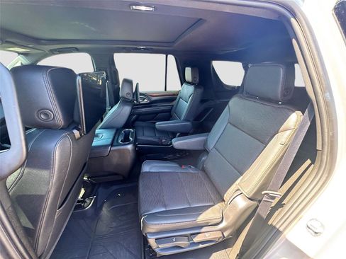 Used 2024 Chevrolet Tahoe High Country w/ Advanced Technology Package image 11