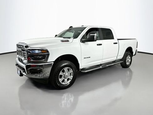 Used 2025 RAM 2500 Big Horn AWD/4WD image 3