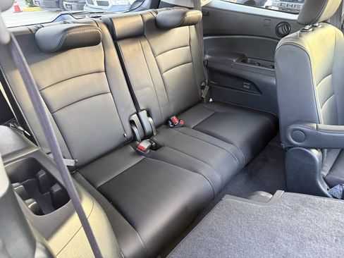 Used 2021 Honda Pilot Touring image 17