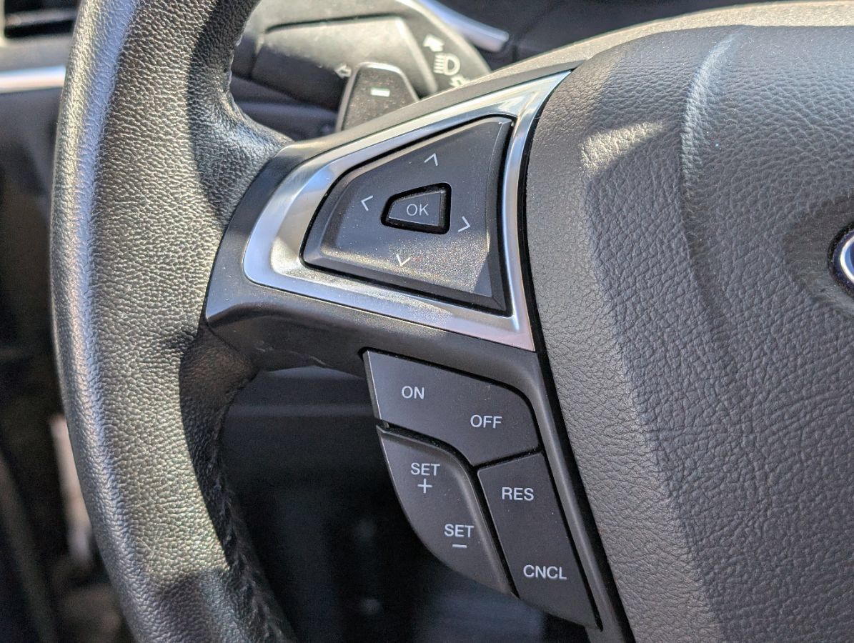 Used 2017 Ford Edge Titanium w/ Equipment Group 301A AWD/4WD image 31