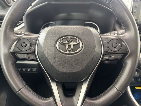Used 2022 Toyota RAV4 XSE AWD/4WD image 16