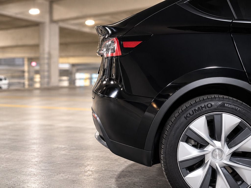 Used 2023 Tesla Model Y Long Range AWD/4WD image 43