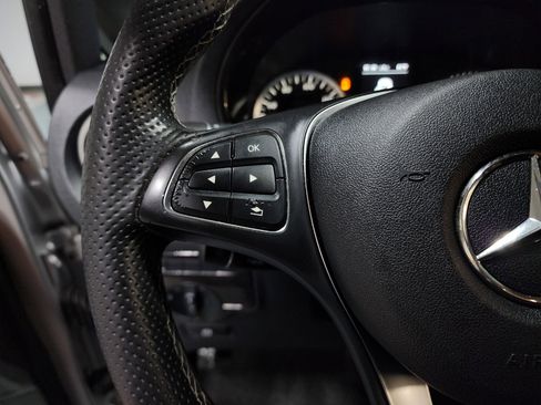 Used 2018 Mercedes-Benz Metris Passenger image 30