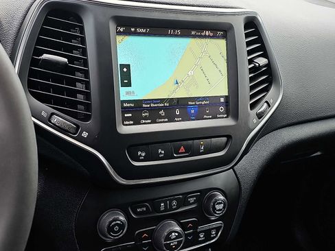 Used 2023 Jeep Cherokee Altitude Lux image 17