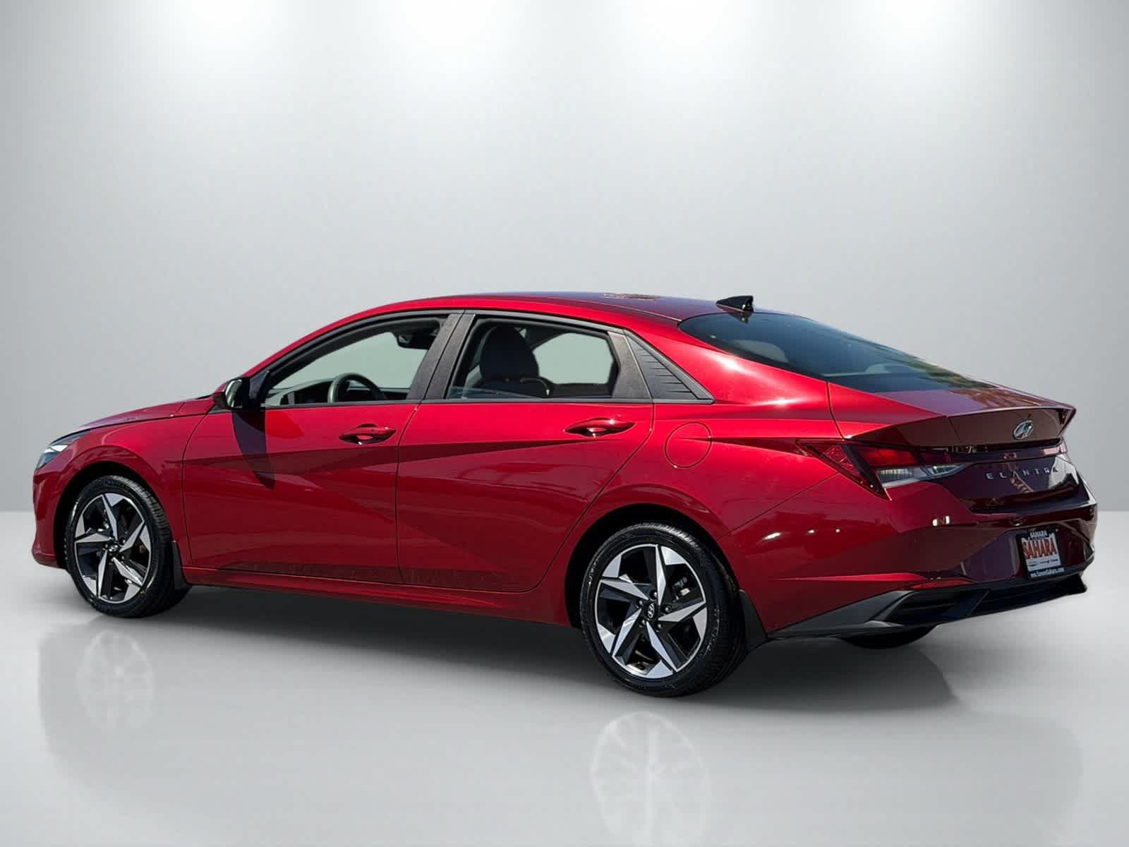 Used 2023 Hyundai Elantra SEL w/ Convenience Package FWD image 4