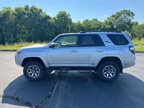 Used 2020 Toyota 4Runner TRD Off-Road AWD/4WD image 6