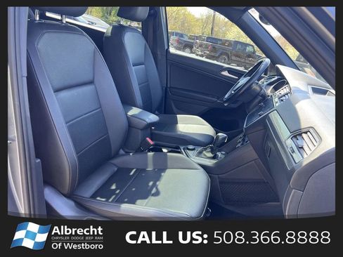 Used 2020 Volkswagen Tiguan SE R-Line AWD/4WD image 21