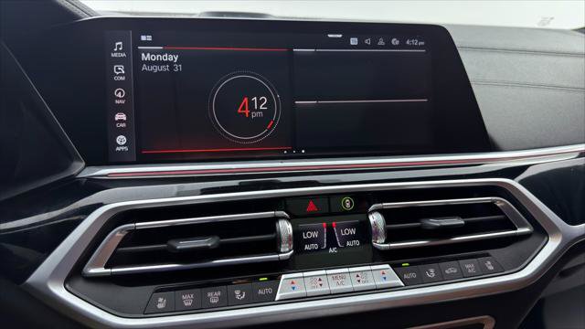 Used 2022 BMW X7 M50i w/ Dynamic Handling Package AWD/4WD image 31