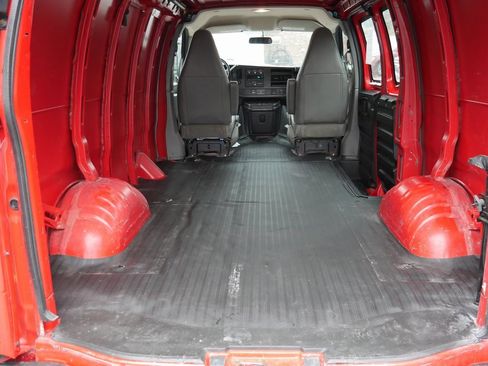 Used 2017 GMC Savana 2500 image 23