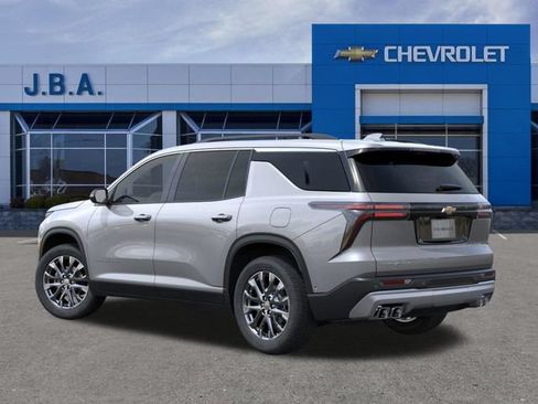 New 2026 Chevrolet Traverse LT w/ Sun and Wheel Package FWD image 3