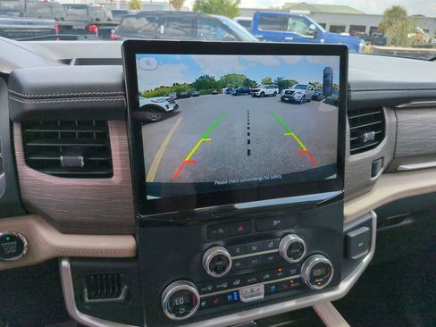 Used 2024 Ford Expedition Limited AWD/4WD image 29