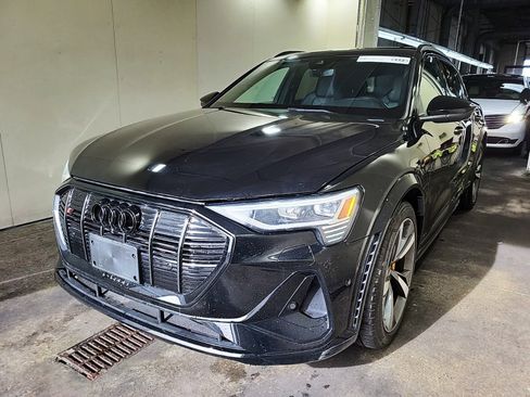 Used 2022 Audi e-tron S Premium Plus w/ 21" Black Optic Package image 3