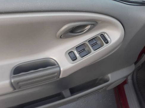 Used 2003 Chevrolet Tracker LT image 15