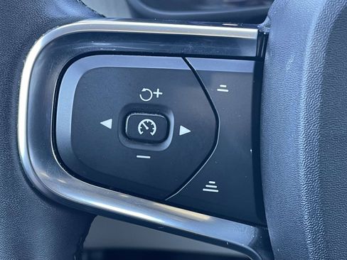 Certified 2023 Volvo XC40 B5 Plus w/ Driver Assist Package AWD/4WD image 22