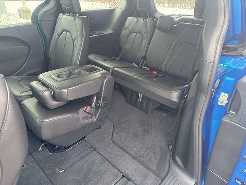 New 2026 Chrysler Pacifica Select image 35