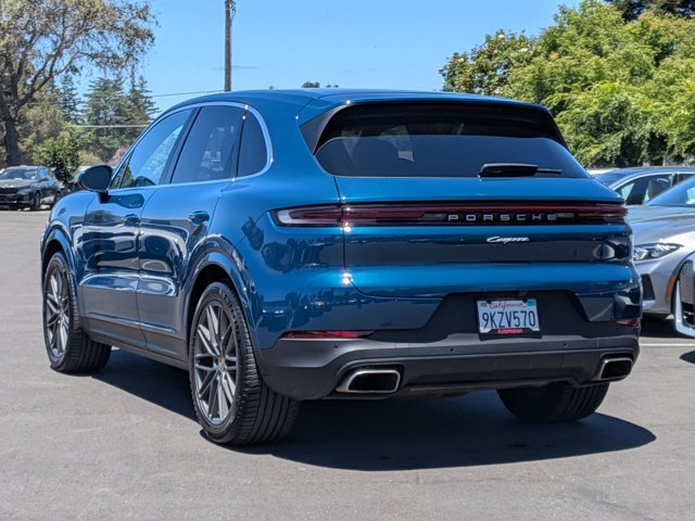 Used 2024 Porsche Cayenne AWD/4WD image 8