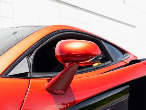 Used 2018 McLaren 570S RWD image 21
