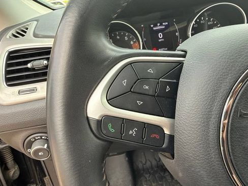 Used 2019 Jeep Compass Latitude AWD/4WD image 17