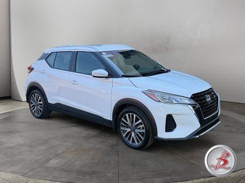 Used 2024 Nissan Kicks SV FWD image 1