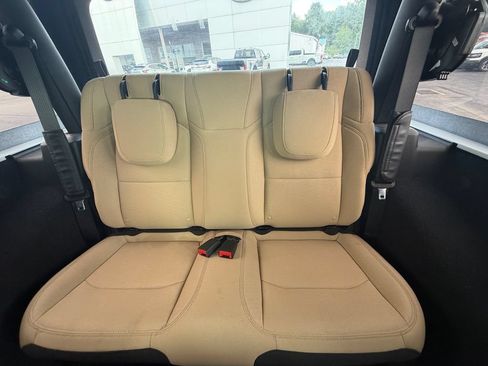 Used 2021 Jeep Wrangler Sport AWD/4WD image 10