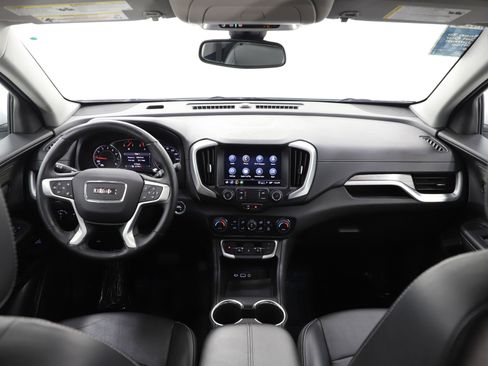 Used 2024 GMC Terrain SLT image 15