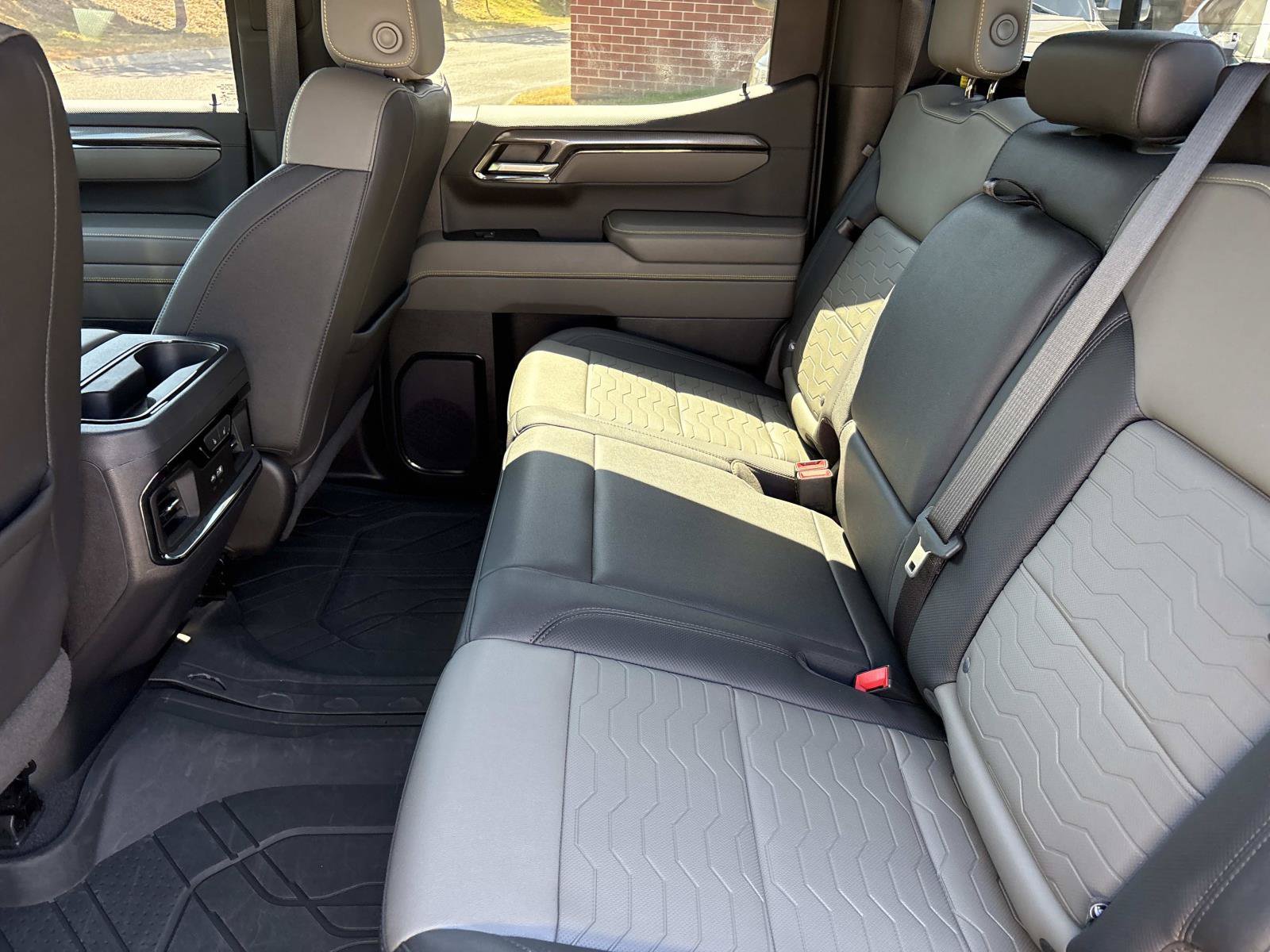 Used 2022 Chevrolet Silverado 1500 ZR2 w/ Technology Package AWD/4WD image 32