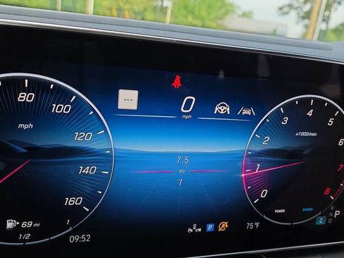 New 2027 Mercedes-Benz GLC 300 4MATIC image 9